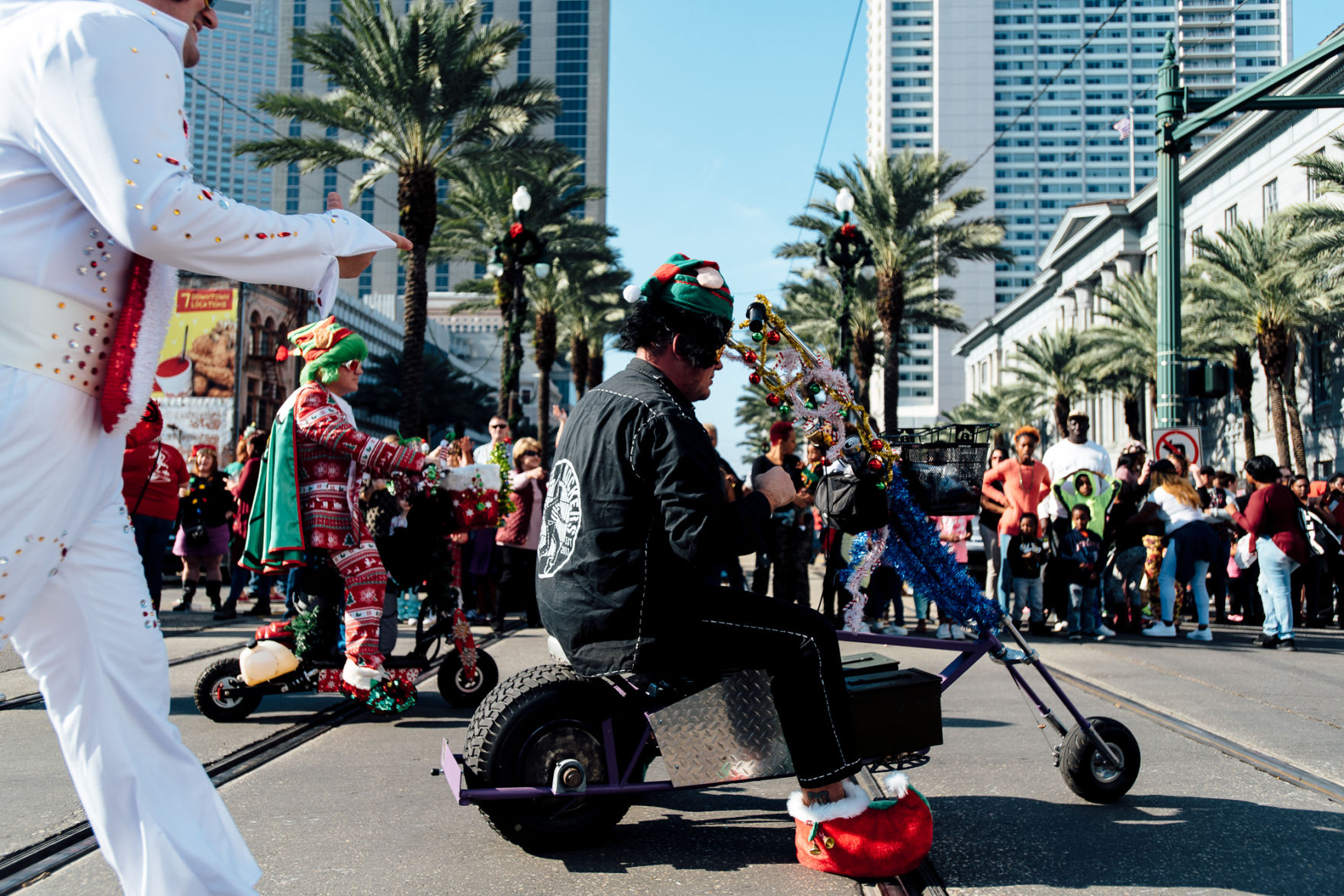 NO.jingleparade.120317.012028.jpg